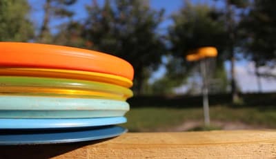 Read more about the article How to Dye Disc Golf Discs- A Complete Disc Golf Dyeing Tutorial
